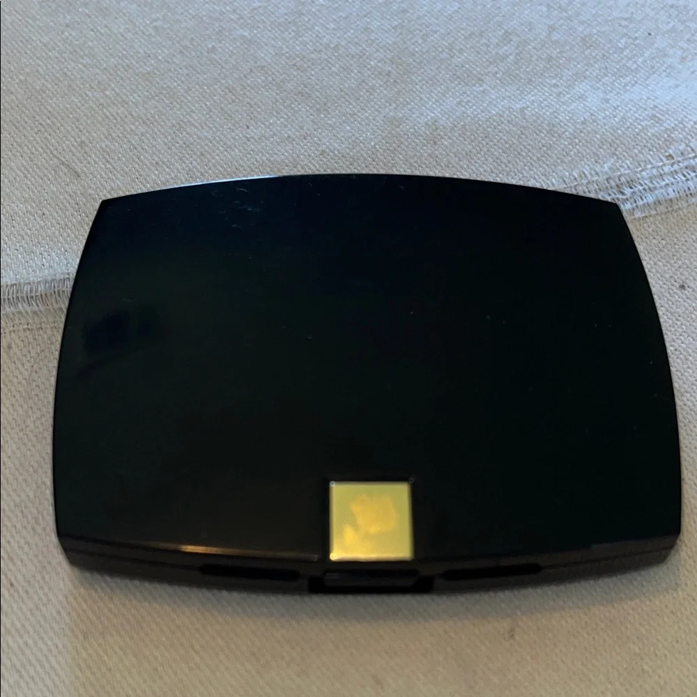 Lancome Elegant Eyeshadow Palette with Mirror - Picture 3 of 4